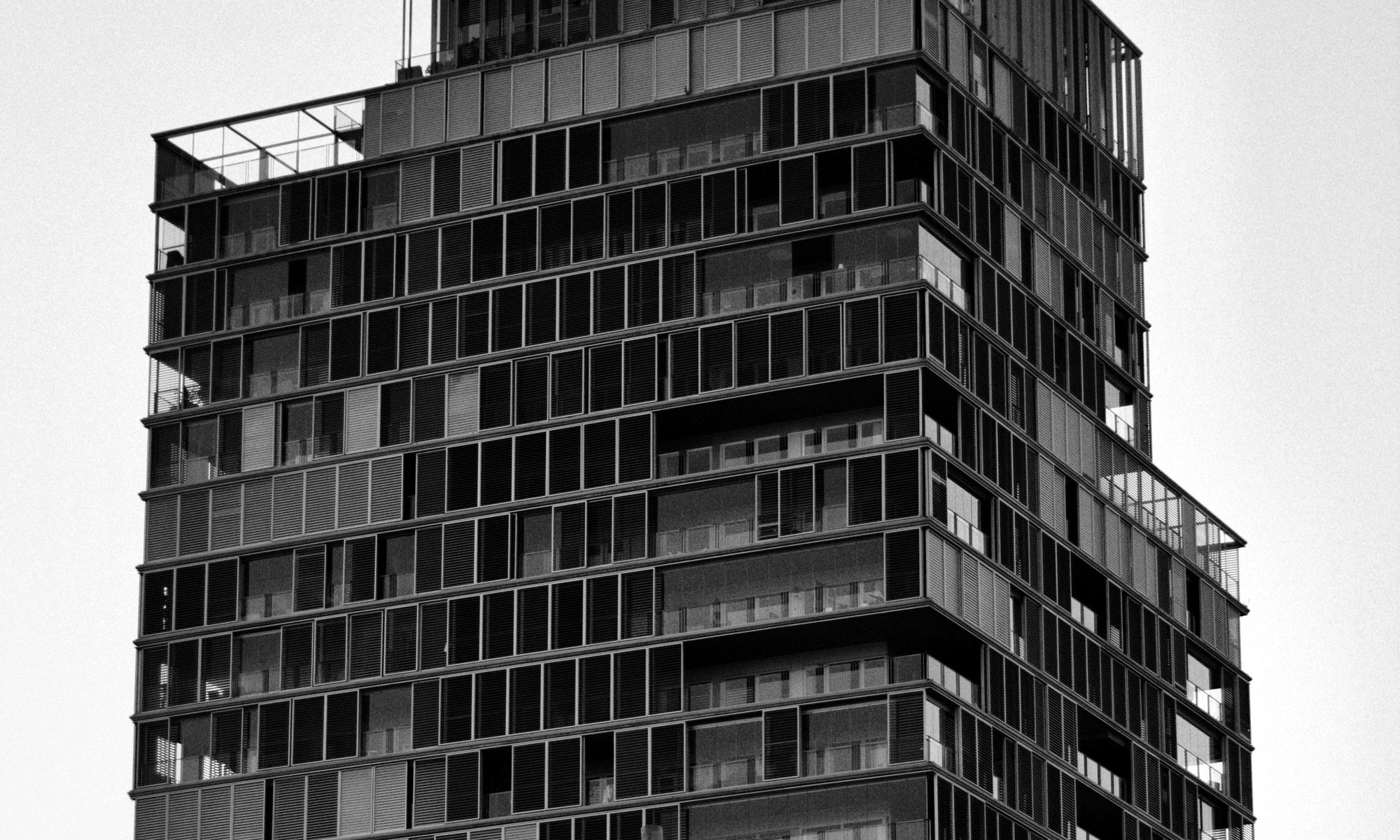 Torre residencial mediana