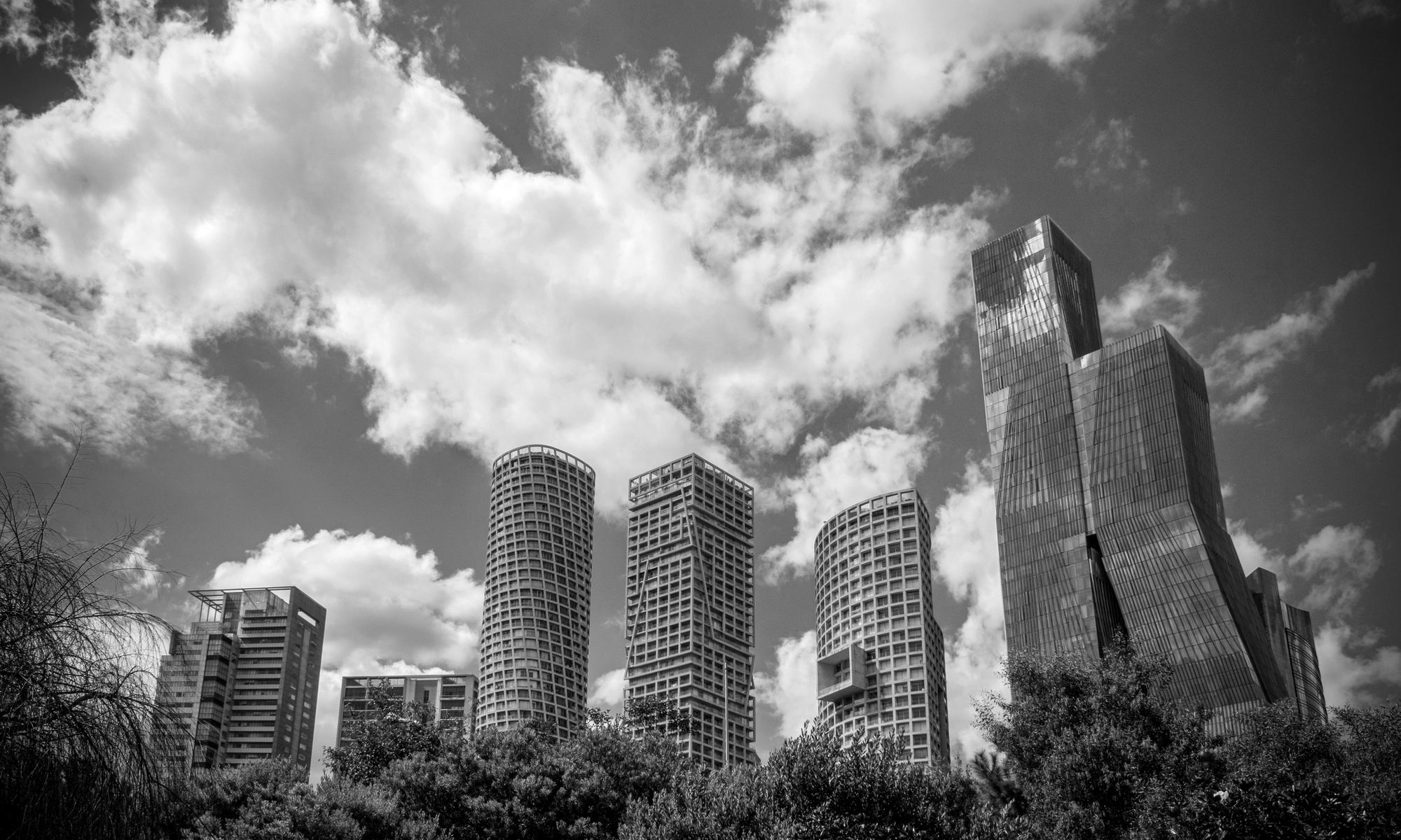 Skyline con varias torres